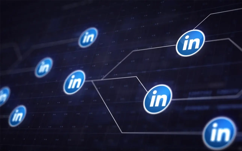 When is the best time to post on LinkedIn?
